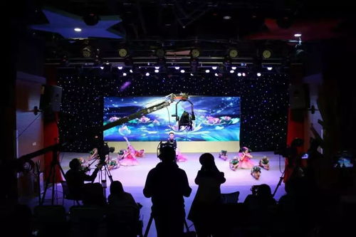 广电专业演播剧场，快来预定吧！广播电视节目制作经营的理想选择